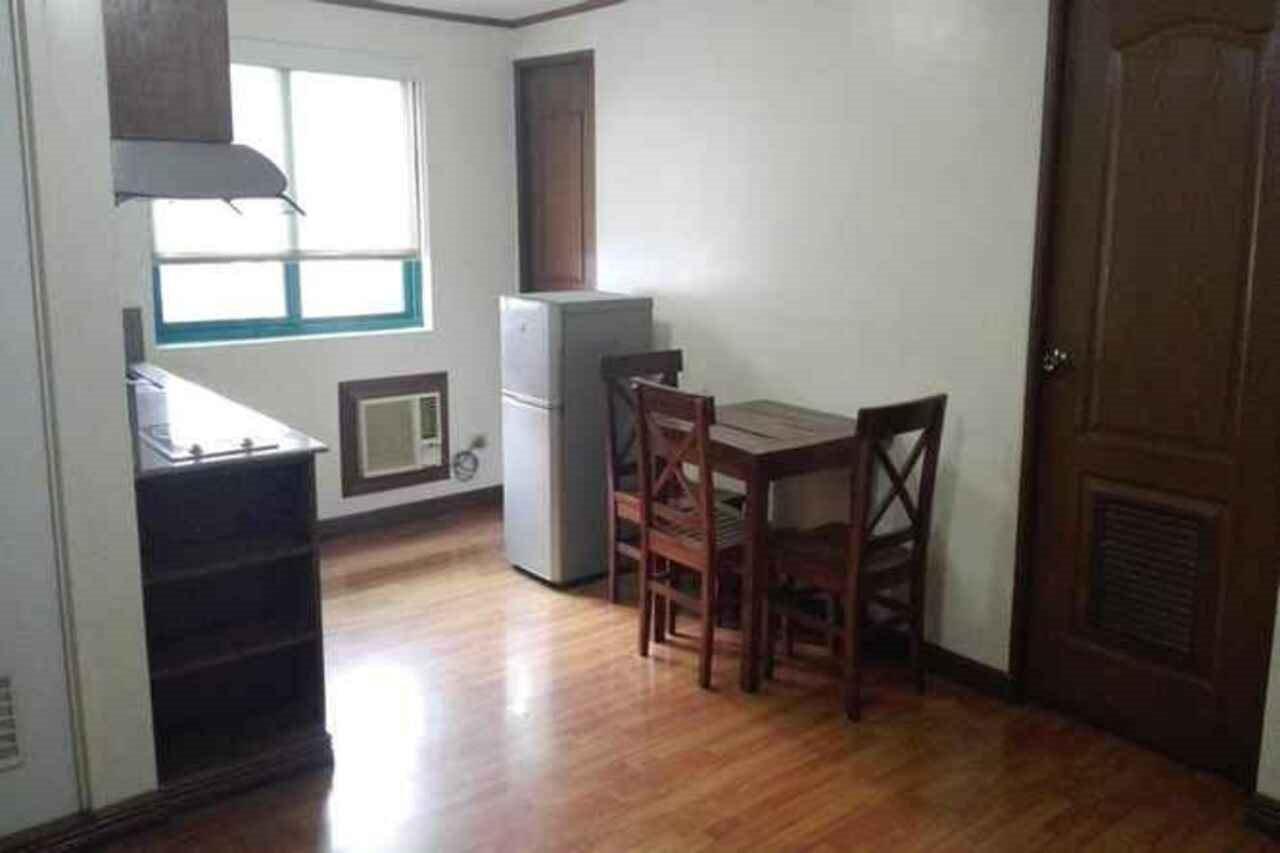 Готель Isabelle Royale Makati Makati City Екстер'єр фото