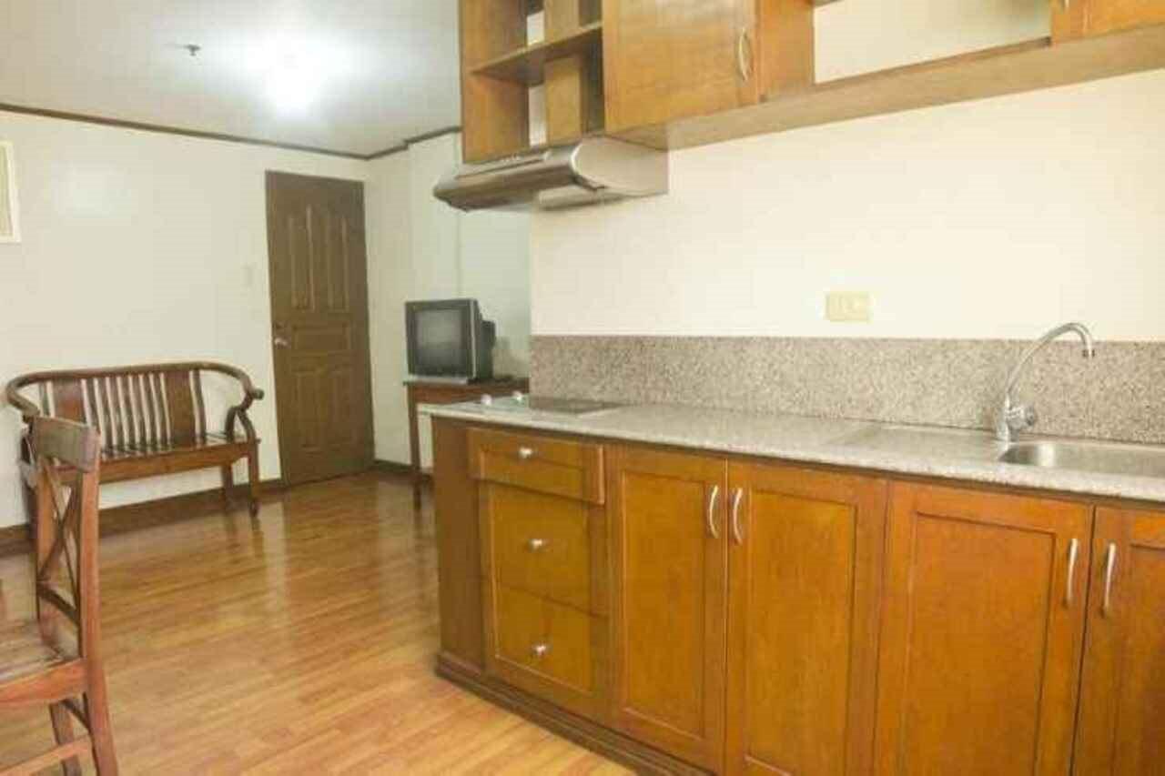 Готель Isabelle Royale Makati Makati City Екстер'єр фото