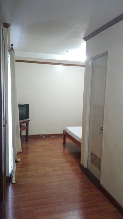 Готель Isabelle Royale Makati Makati City Екстер'єр фото