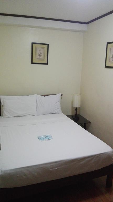 Готель Isabelle Royale Makati Makati City Екстер'єр фото