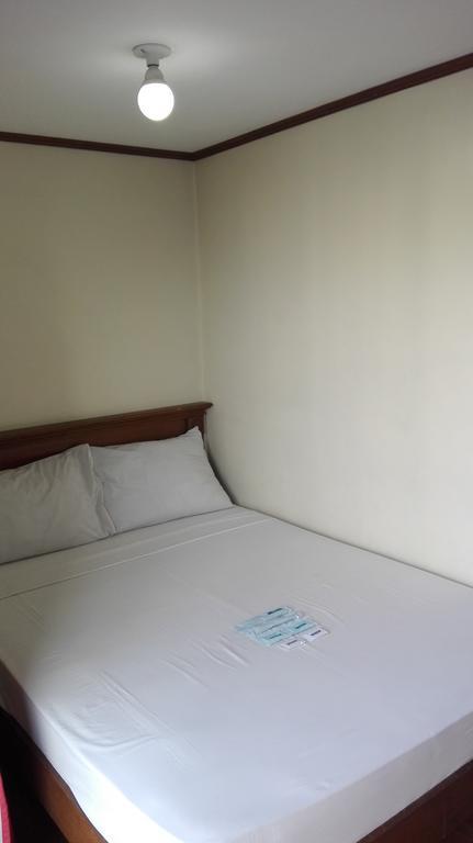 Готель Isabelle Royale Makati Makati City Екстер'єр фото