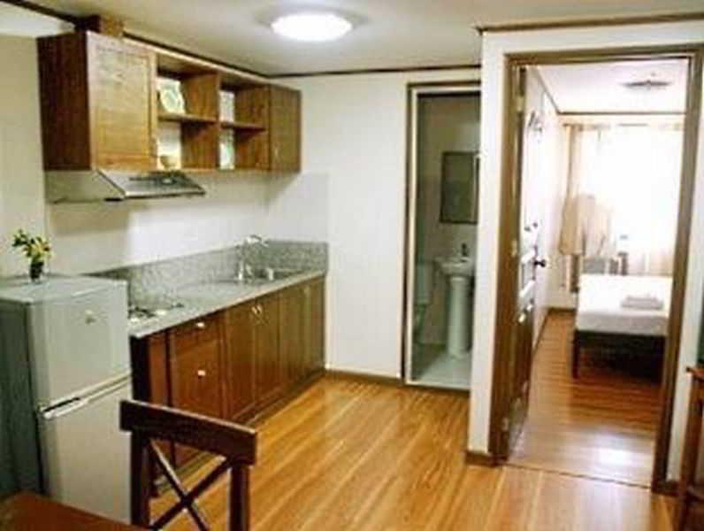 Готель Isabelle Royale Makati Makati City Екстер'єр фото